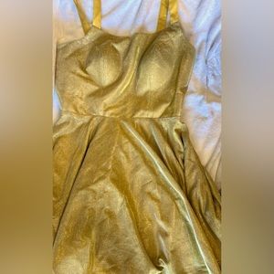 Elegant Gold Women's Dress